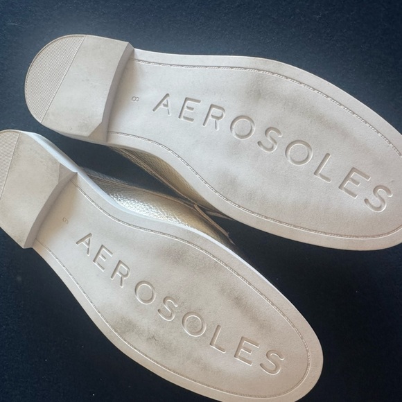 Womens Gold Loafer/boat shoe slides! GET IN ON THE TREND🔥 cute comfy 😎 so cool! - Picture 3 of 9